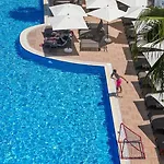 Hotell Q Ella Side