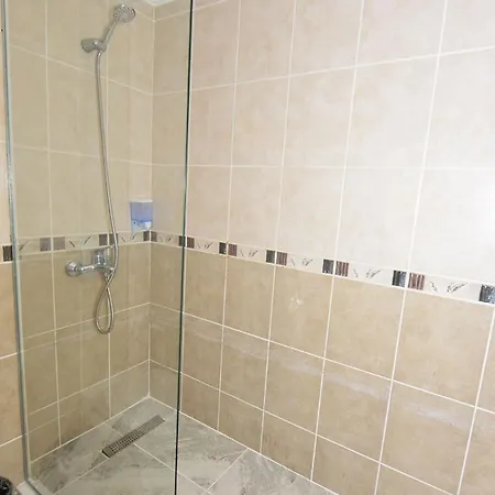 Otel Q Ella