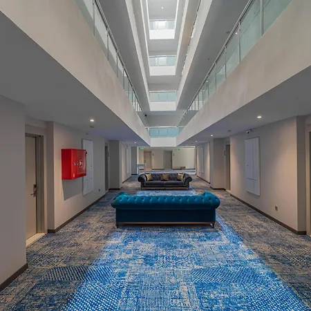 Q Ella Ξενοδοχείο