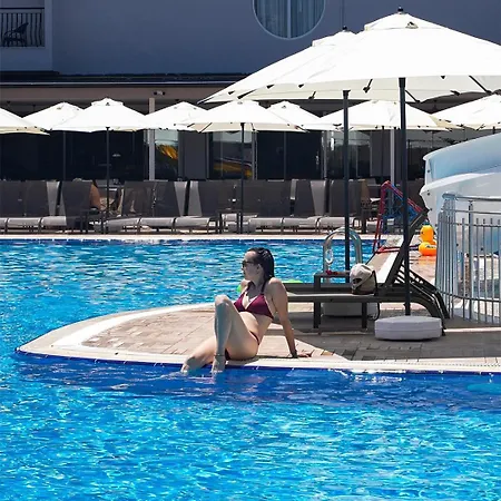 Q Ella Hotel 3*