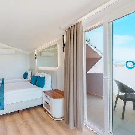 Q Ella Hotel