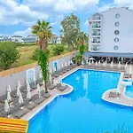 Q Ella Hotel