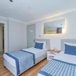 Q Ella Hotel Sidé